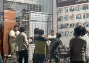 রাবিতে সাংবাদিকদের ওপর ছাত্রদলের হামলা: ৪ জনের ছাত্রত্ব বাতিলের সুপারিশ