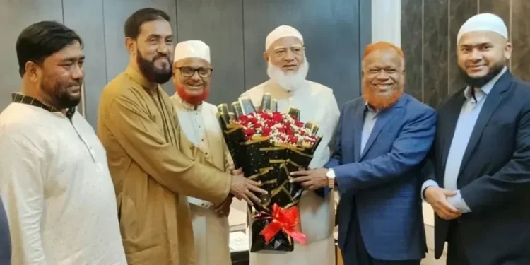 তুরস্ক সফর ও ওমরাহ শেষে দেশে ফিরেছেন বিরোধীদলীয় নেতা