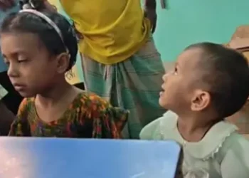 চিপস কিনে দেওয়ার কথা বলে দুই মেয়েকে ফেলে গেলেন মা, খোঁজ নেই বাবারও