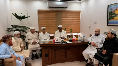 লংমার্চ সফল করতে ঢাকা ও মুন্সিগঞ্জের নেতাদের সঙ্গে জামায়াতের মতবিনিময়