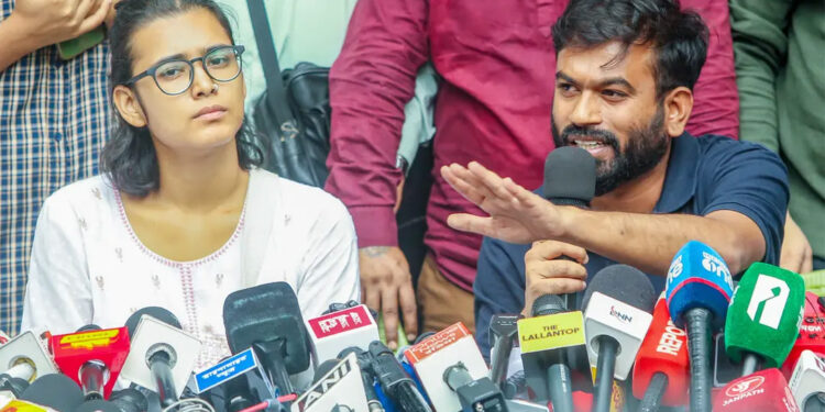 ‘প্রতিরোধমূলক গ্রেপ্তার’ অভিজিৎ, মুক্তি পেলেন নেহা বোরা