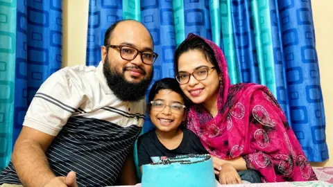 টুপটুপ রিসোর্টে ভয়াবহ অগ্নিকাণ্ড: স্ত্রী-সন্তানসহ ছয় স্বজন হারিয়ে নির্বাক নূর আলম