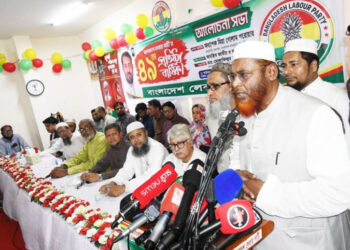 আপনারাই ভুল রাজনীতি করে আওয়ামী লীগকে ফেরার সুযোগ দিচ্ছেন: গোলাম পরওয়ার