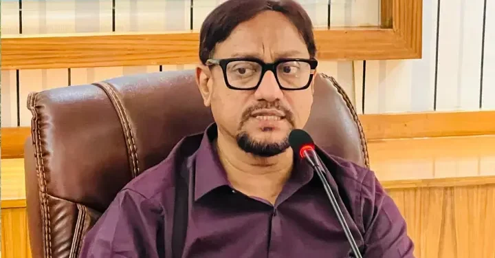 ডা. শাহাদাত হোসেন মেয়র থেকে প্রশাসক হলেন