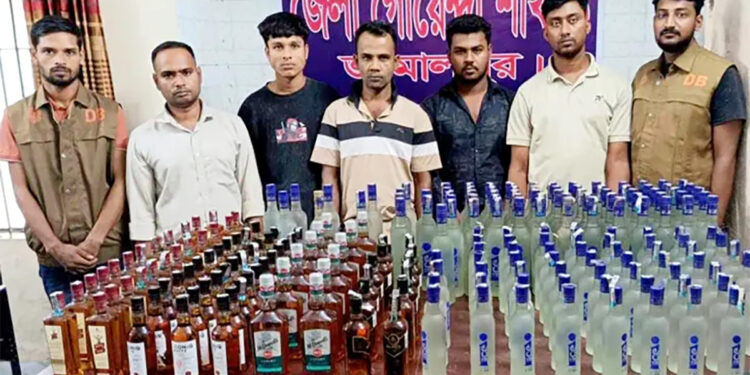 ২১৭ বোতল ভারতীয় মদ জব্দ, ছাত্রদল নেতাসহ আটক ৫