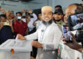 ঠাকুরগাঁও-১ উপনির্বাচনে ভোট দিলেন জামায়াত প্রার্থী দেলাওয়ার হোসেন