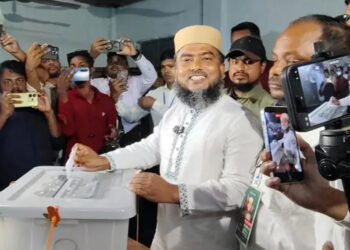 ঠাকুরগাঁও-১ উপনির্বাচনে ভোট দিলেন জামায়াত প্রার্থী দেলাওয়ার হোসেন