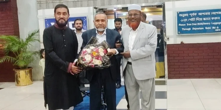 চিকিৎসা শেষে দেশে ফিরলেন বিরোধীদলীয় উপনেতা ডা. তাহের